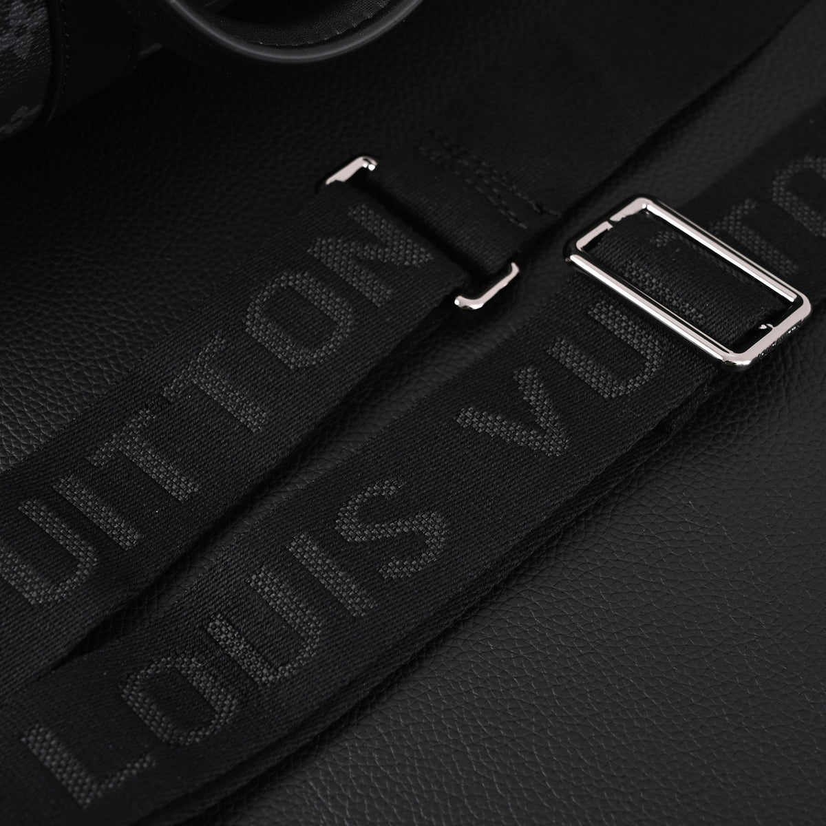 Louis Vuitton Keepall Bandoulière 50 – Monogram Eclipse Canvas